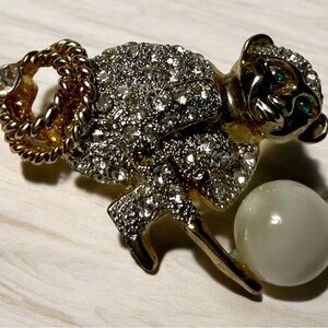 Brooch, Rhinestone Monkey Holding a Large Faux Pearl, Vintage, Curled Ta…